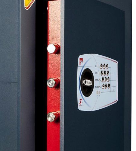 Встраиваемый сейф в стену Technomax GT/7, взломостойкий сейф класса S1 с электронным кодовым замком GT/7 фото